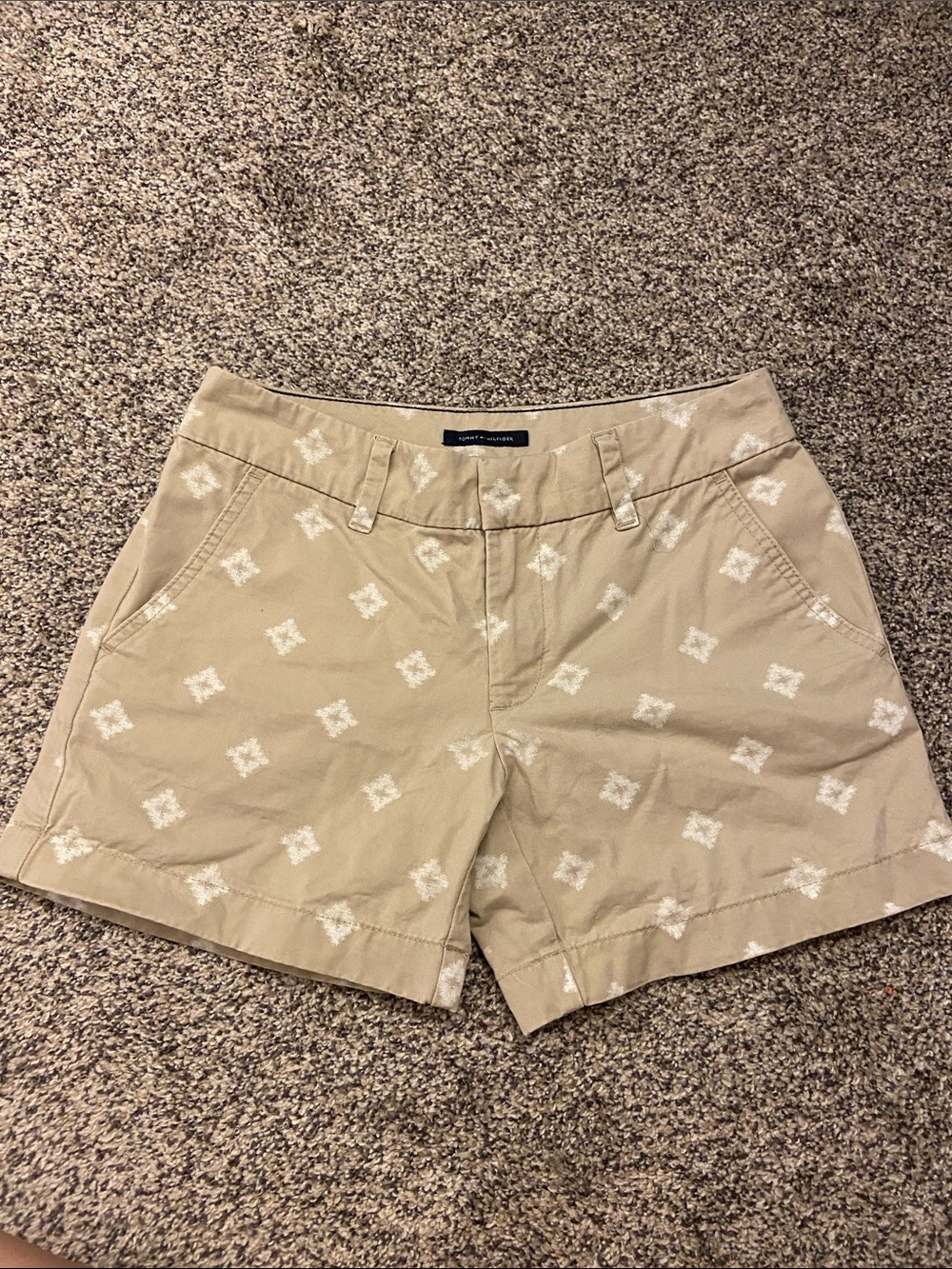 Tommy Hilfiger Beige Patterned Women's Chino Shorts